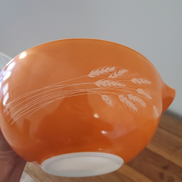 VNTG Autumn Harvest Pyrex Bowel - Picture 2 of 5